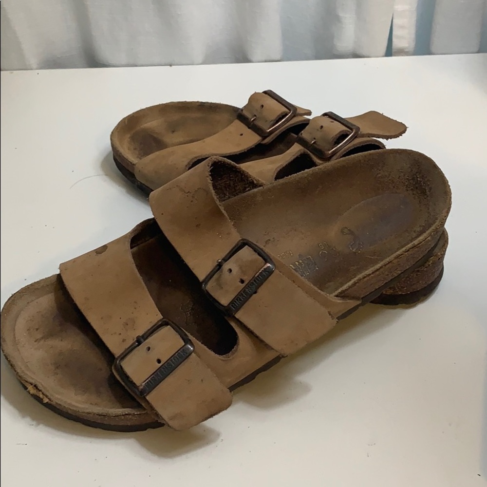 Arizona brown leather Birkenstock’s